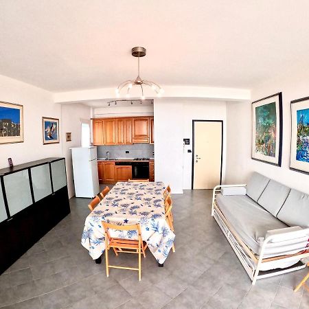 Fronte Mare Stupenda Terrazza Piramide Jesolo Lido Carraro Immobiliare - Family Apartments Εξωτερικό φωτογραφία